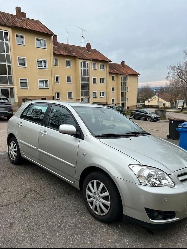 Usado Toyota Corolla 110 HP (80 kW) 2006 Cinzento Citadino
