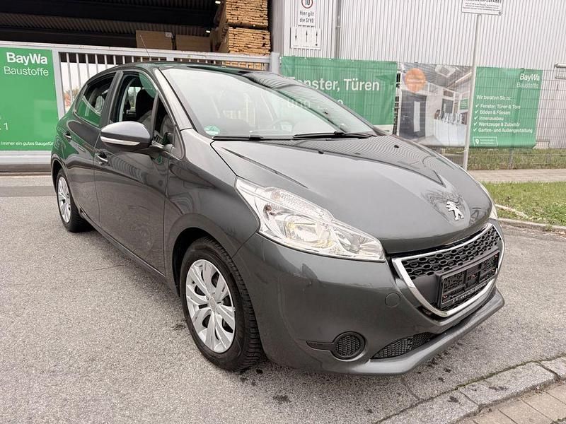 Gebraucht Peugeot 208 Active 82 PS (60 kW) 2015 Gris shark Kleinwagen