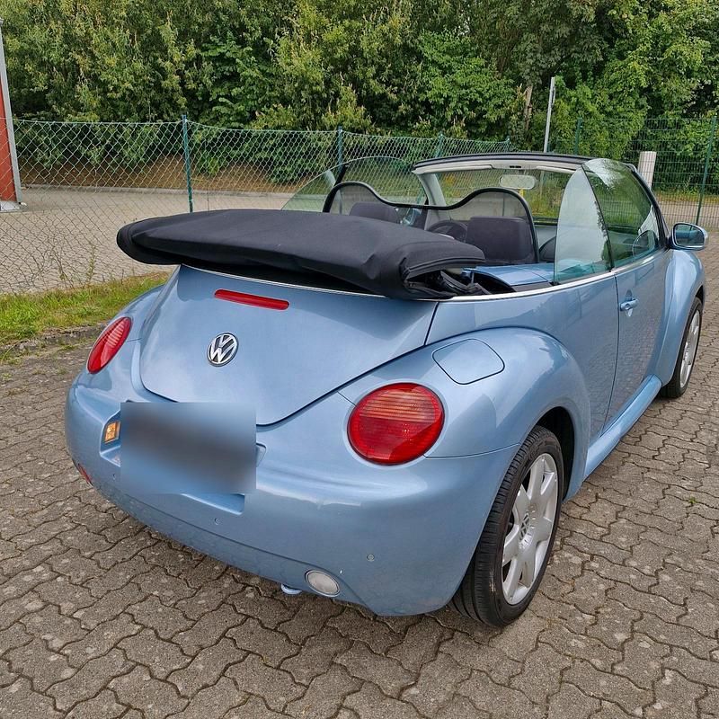 Gebraucht VW New Beetle 101 PS (74 kW) 2004 Blau Kleinwagen