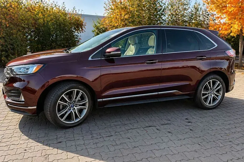 Second-hand Ford Edge Titanium 280 CP (205 kW) 2019 Roșu SUV
