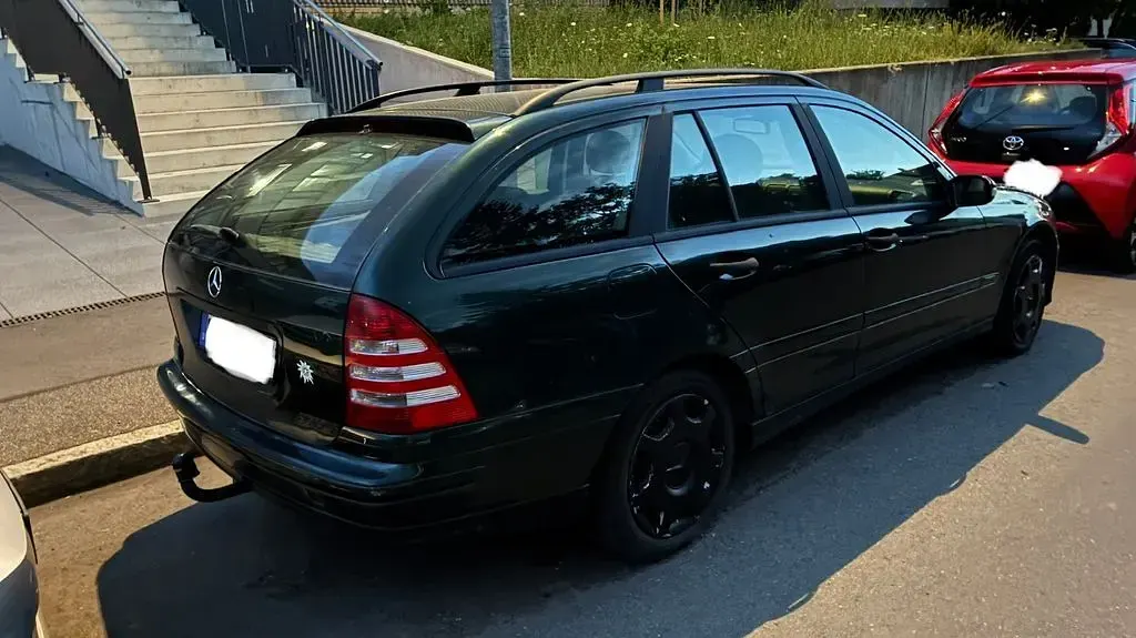 Gebraucht Mercedes C240 Elegance 170 PS (125 kW) 2004 Grün Kombi