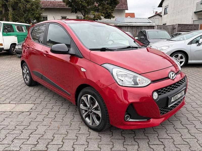Gebraucht Hyundai i10 Passion Plus 87 PS (63 kW) 2018 Red passion / mic Kleinwagen