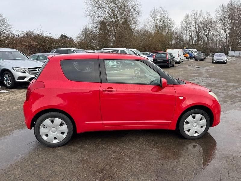 Gebraucht Suzuki Swift 92 PS (67 kW) 2006 Rot Kleinwagen