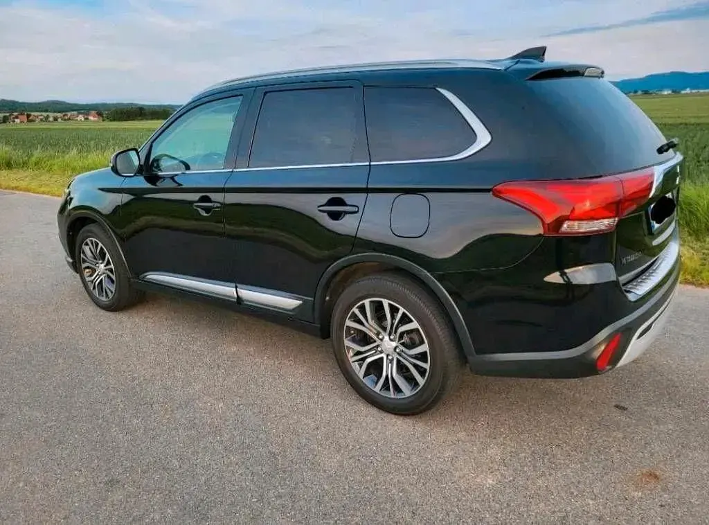 Gebraucht Mitsubishi Outlander 150 PS (110 kW) 2017 Schwarz SUV