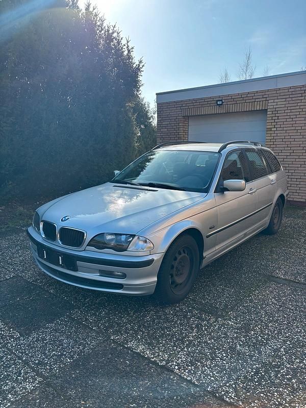 Gebraucht BMW 320 170 PS (125 kW) 2021 Silber Kombi