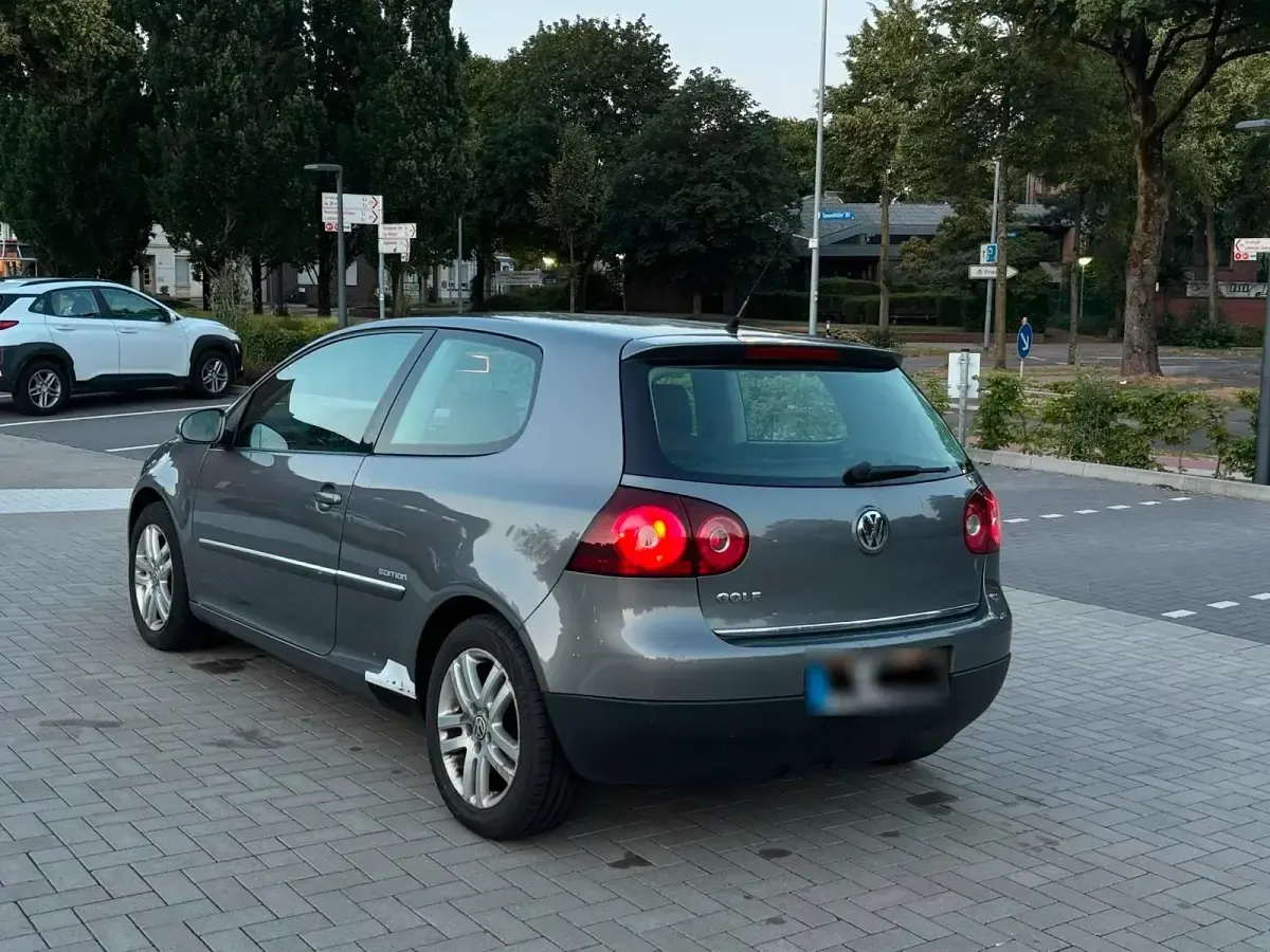 Gebraucht VW Golf V 80 PS (58 kW) 2008 Grau Kleinwagen