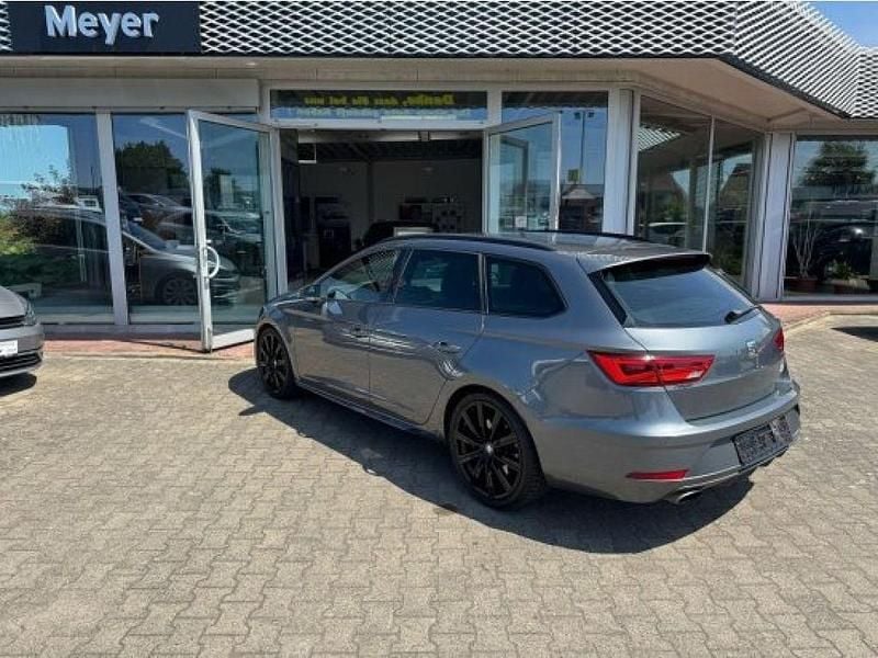 Gebraucht Cupra Leon 300 PS (220 kW) 2018 Pirineos grau metallic Kombi