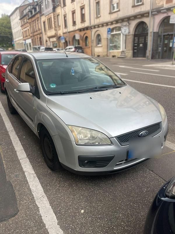 Silber Gebraucht 2007 Ford Focus Limousine | 2.000 € (Teuer) - Bild 1/4