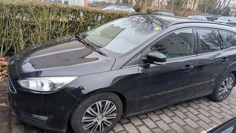 Gebraucht Ford Focus Titanium 120 PS (88 kW) 2015 Schwarz Kombi