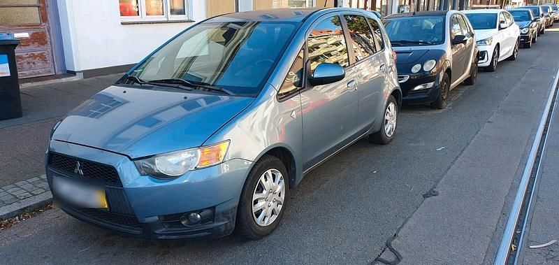 Gebraucht Mitsubishi Colt 95 PS (69 kW) 2009 Blau Kleinwagen