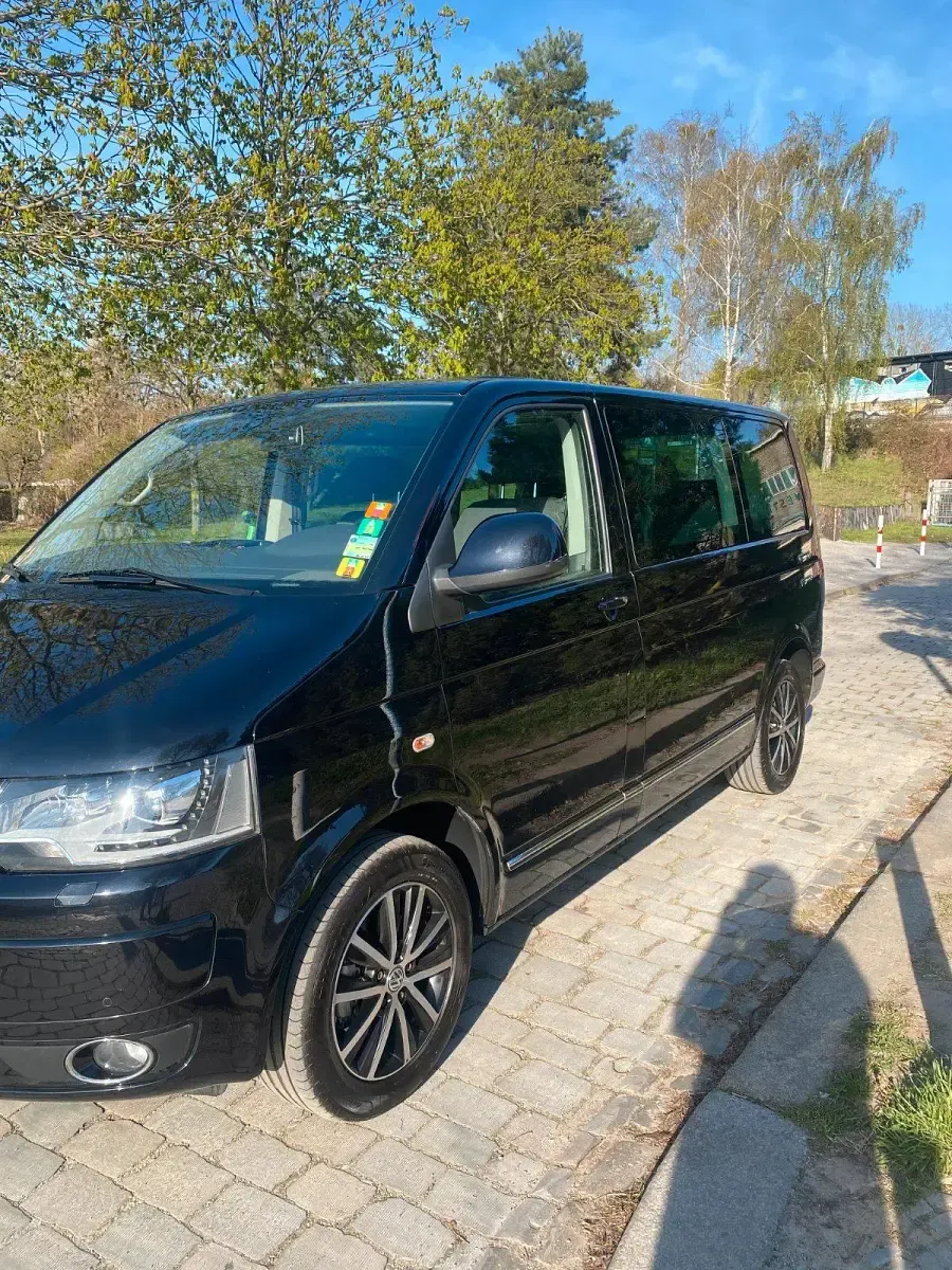 Używany VW T5 102 KM (75 kW) 2011 Czarny Van