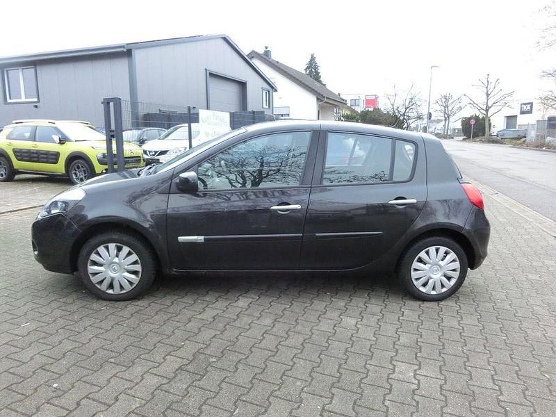 Gebraucht Renault Clio III Dynamique 75 PS (55 kW) 2011 Grau Limousine