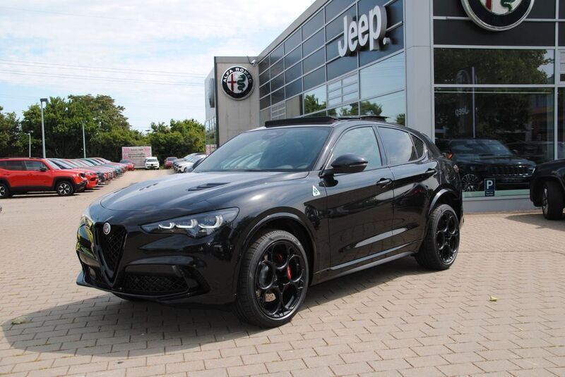 Nero vulcano Neu 2025 Alfa Romeo Stelvio Quadrifoglio SUV | 104.490 € - Bild 1/4