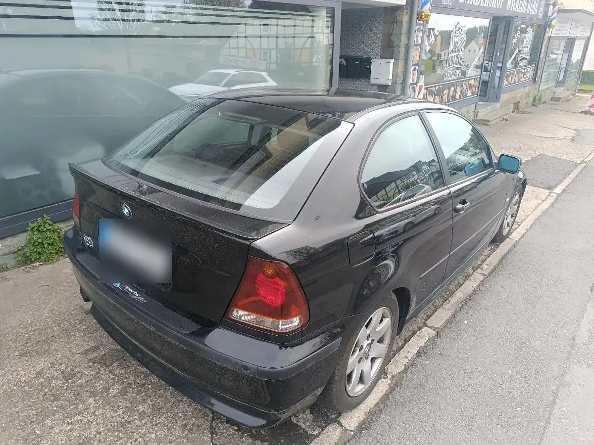 Gebraucht BMW 316 Compact 116 PS (85 kW) 2004 Schwarz Kleinwagen