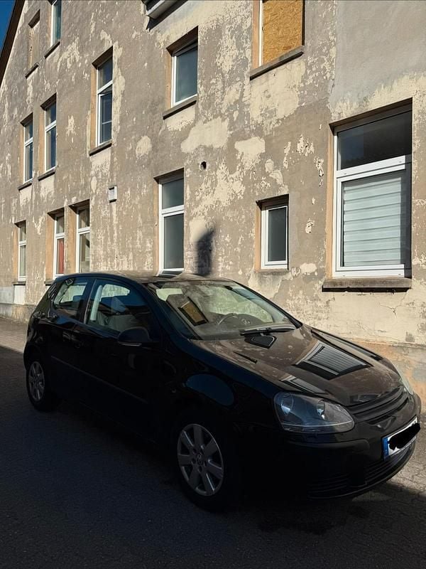 Gebraucht VW Golf V 104 PS (76 kW) 2004 Schwarz Kleinwagen