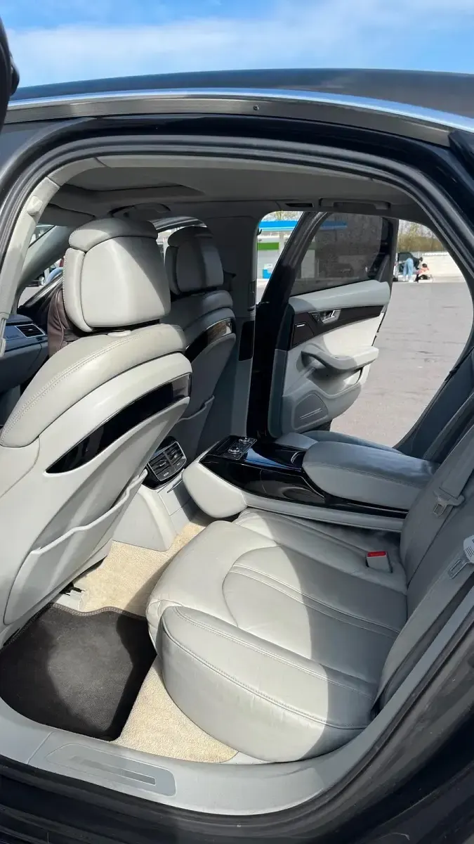 Gebraucht Audi A8 350 PS (257 kW) 2010 Braun Limousine