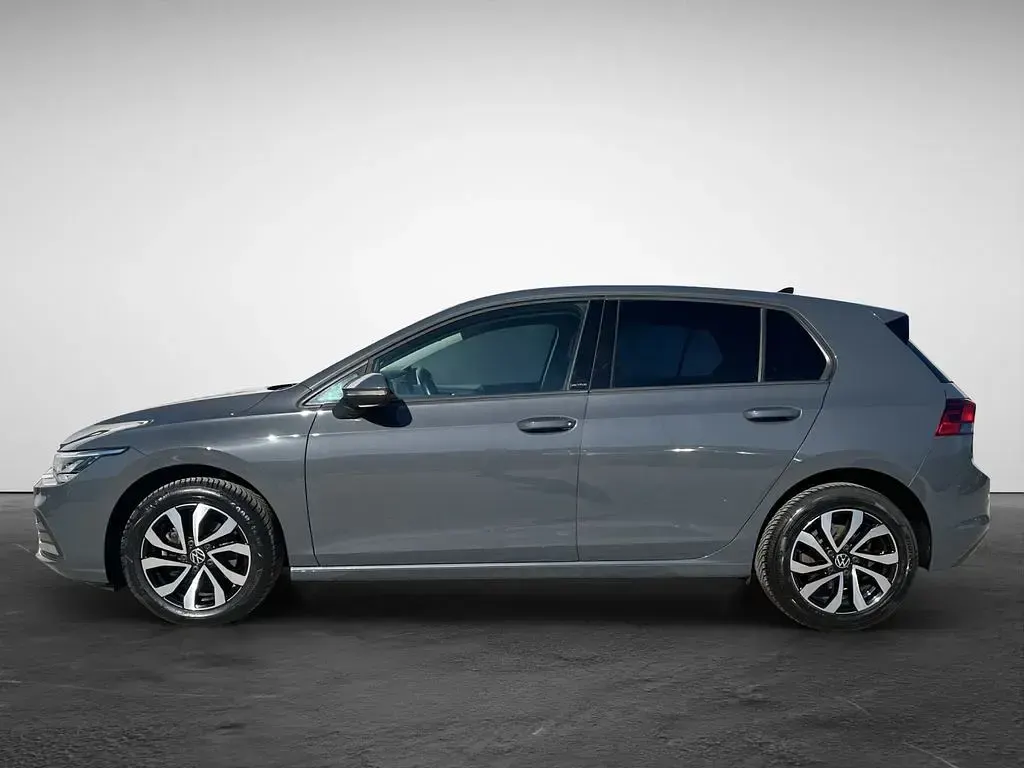 Gebraucht VW Golf VIII Active 110 PS (80 kW) 2021 Grau (delfingrau metallic) Limousine