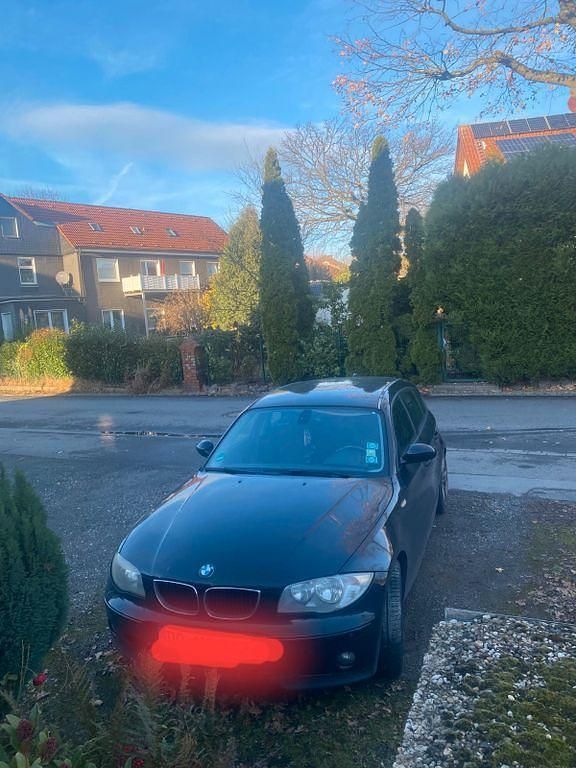 Schwarz Gebraucht 2006 BMW 118 Kleinwagen | 900 € (Superpreis) - Bild 1/4