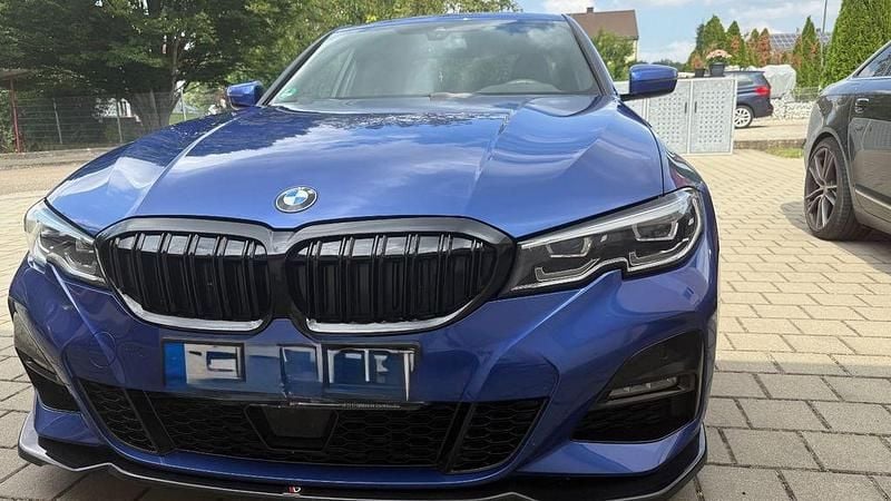 Blau Gebraucht 2020 BMW 330 M Sport Limousine | 30.500 € (Superpreis) - Bild 1/4