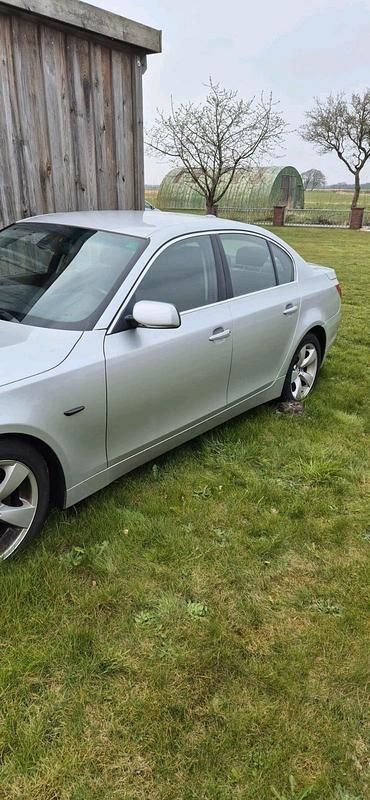 Gebraucht BMW 520 170 PS (125 kW) 2004 Silber Limousine