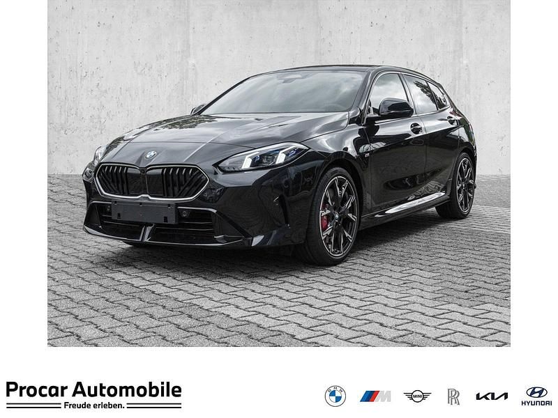 Schwarz Neu 2025 BMW 120 M Sport Kleinwagen | 43.799 € (Etwas zu teuer) - Bild 1/4
