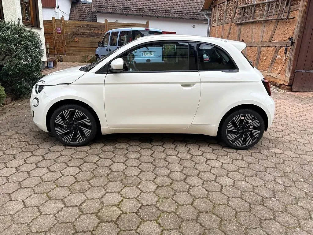 Gebraucht Fiat 500e 69 kW (95 PS) 2023 Weiß Kleinwagen