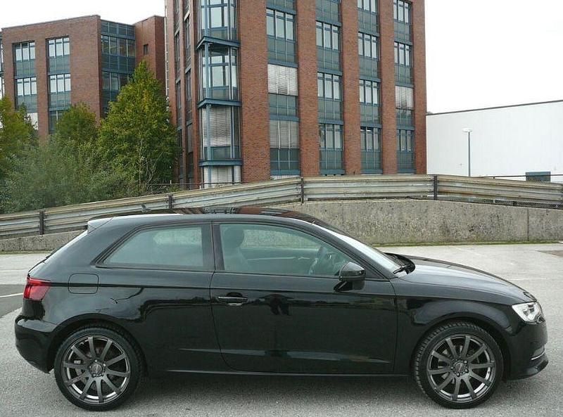 Schwarz Gebraucht 2014 Audi A3 Attraction Limousine | 8.700 € (Fairer Preis) - Bild 1/4