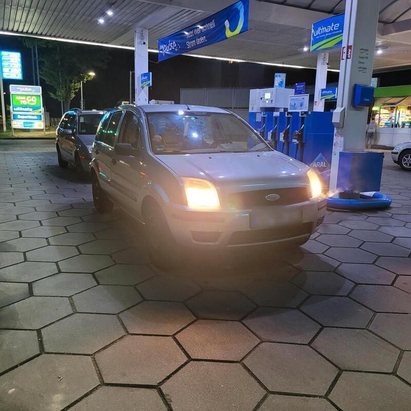 Grau Gebraucht 2005 Ford Fusion Kleinwagen | 1.150 € (Guter Preis) - Bild 1/4