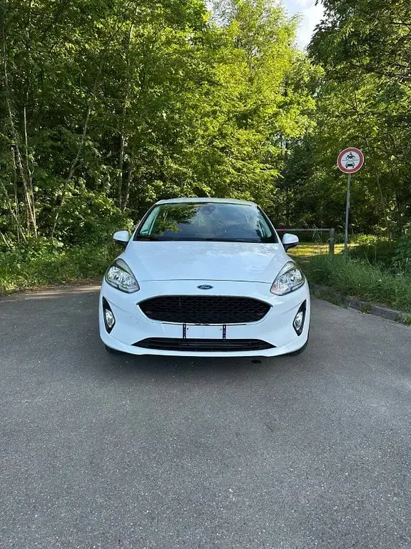 Gebraucht Ford Fiesta Cool & Connect 71 PS (52 kW) 2019 Weiß Kleinwagen