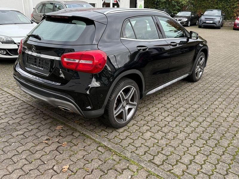 Gebraucht Mercedes GLA200 AMG line 156 PS (114 kW) 2015 Schwarz SUV