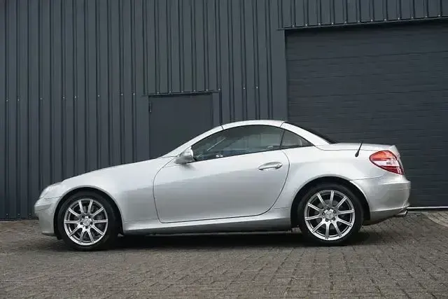Gebraucht Mercedes SLK350 272 PS (200 kW) 2005 Silber Cabrio