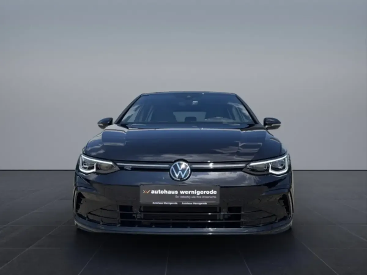 Gebraucht VW Golf VIII R-line 150 PS (110 kW) 2024 Limousine