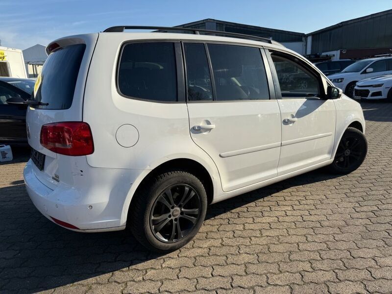 Weiß Gebraucht 2012 VW Touran Comfortline Van / Kleinbus | 4.500 € (Superpreis) - Bild 1/4
