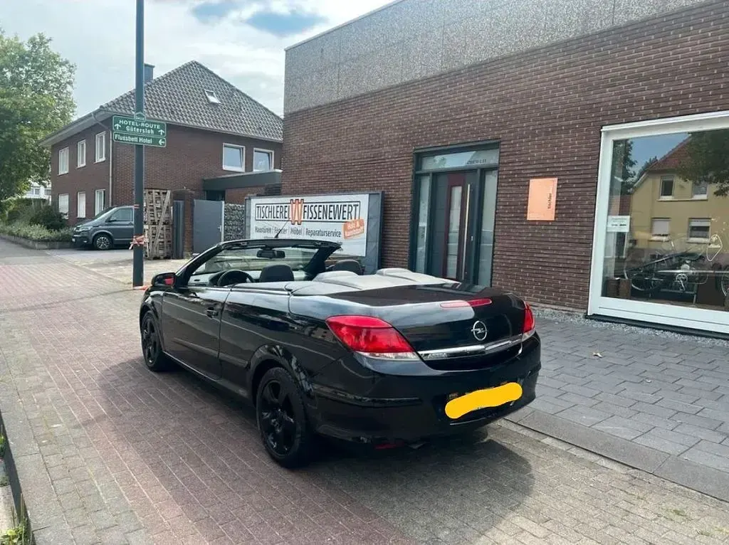 Gebraucht Opel Astra Sport 105 PS (77 kW) 2007 Schwarz Cabrio