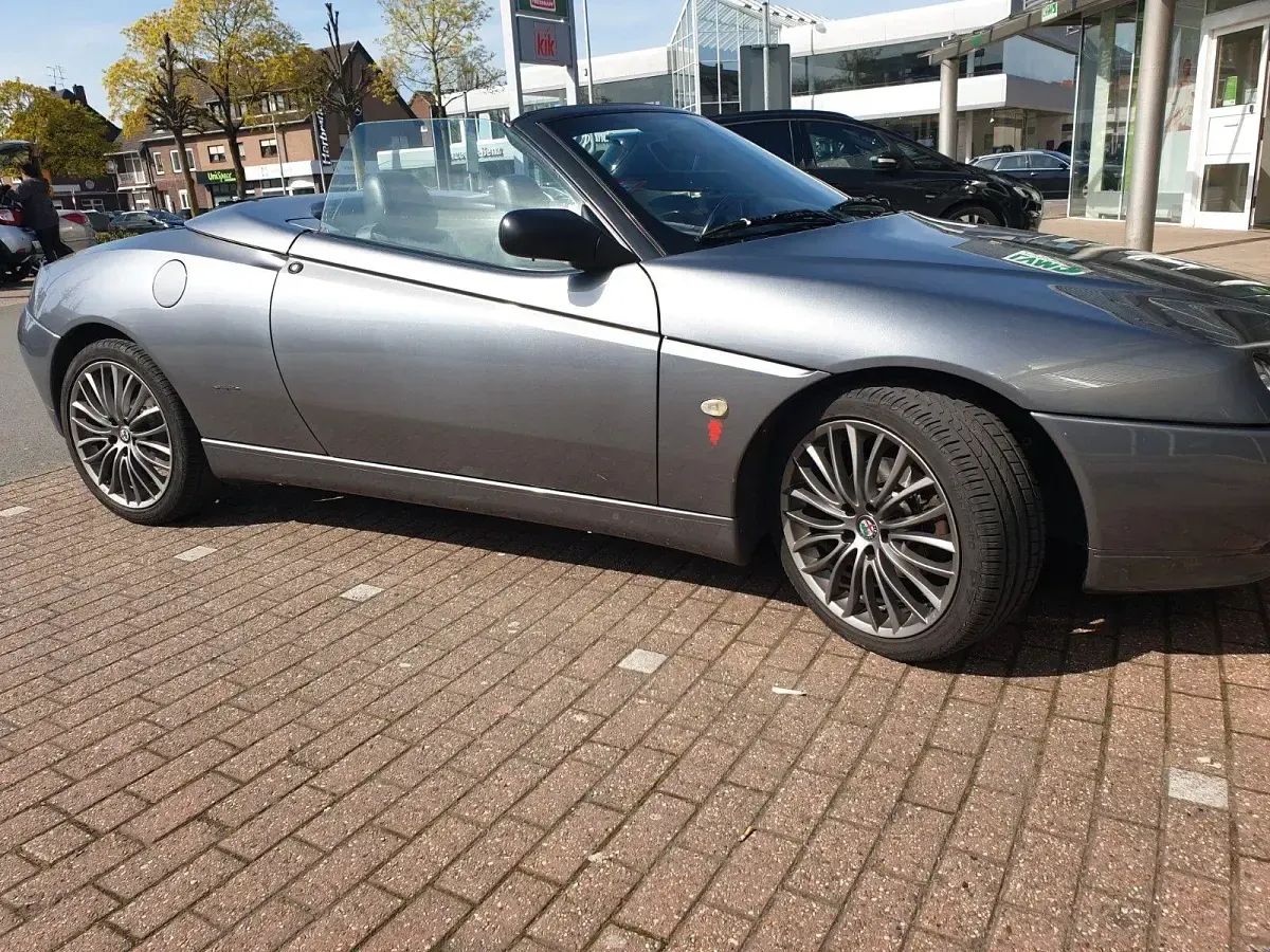 Second-hand Alfa Romeo Spider 155 CP (114 kW) 1998 Gri Cabrio