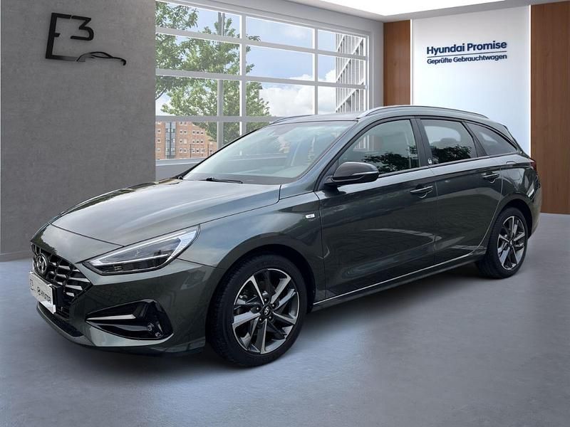 Grau Gebraucht 2022 Hyundai i30 Edition 30+ Kombi | 19.990 € (Fairer Preis) - Bild 1/4
