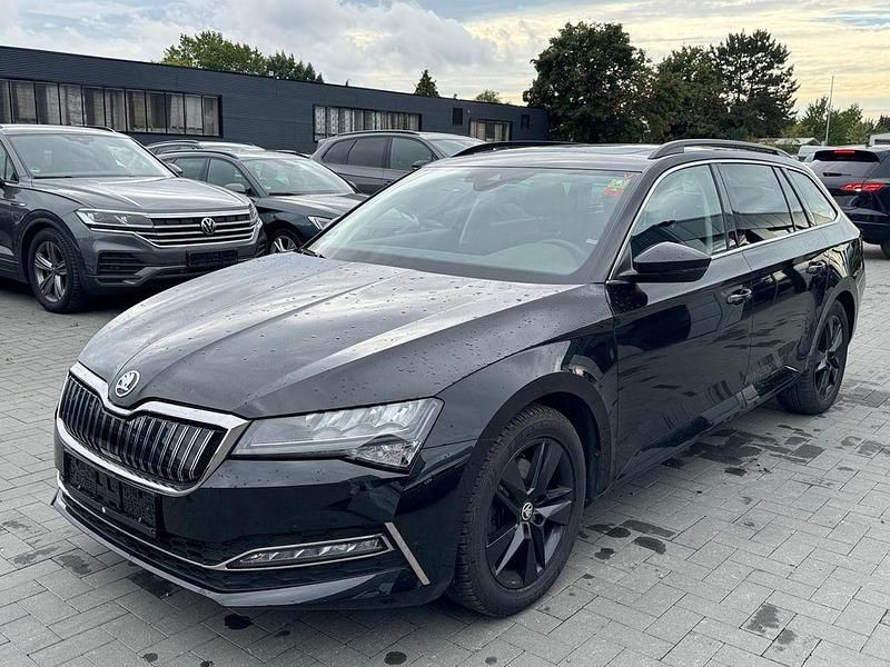 Schwarz Gebraucht 2022 Skoda Superb Ambition Kombi | 17.990 € (Guter Preis) - Bild 1/4