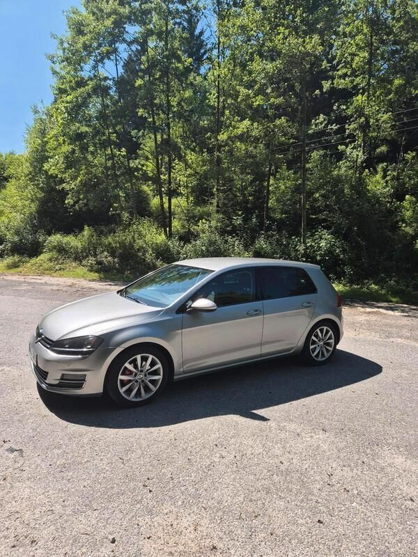 Silber Gebraucht 2016 VW Golf VII Highline Limousine | 11.750 € (Fairer Preis) - Bild 1/4