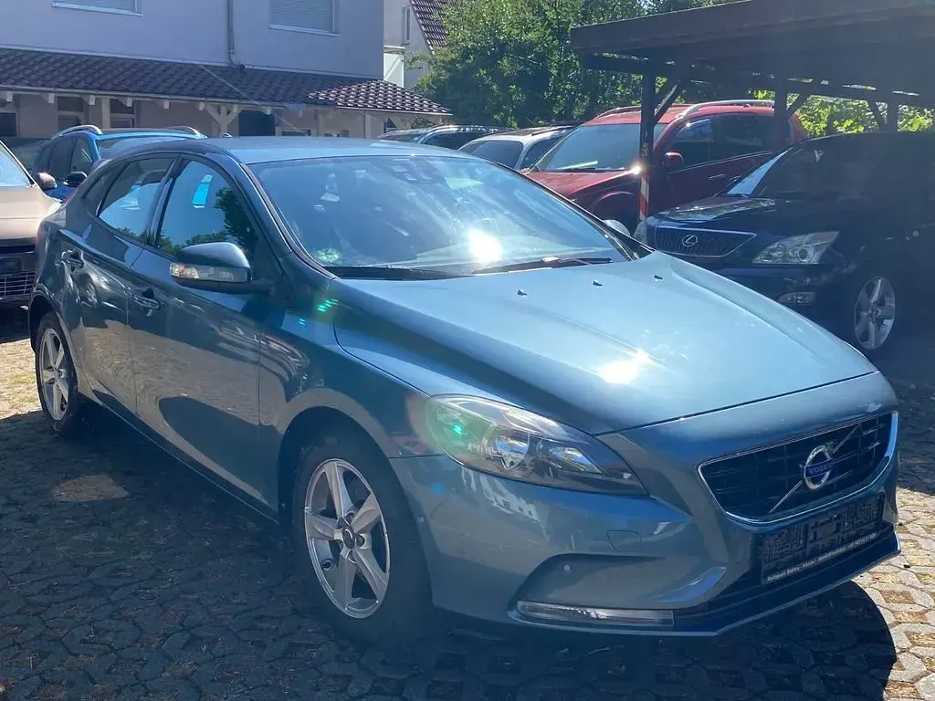 Gebraucht Volvo V40 Kinetic 179 PS (131 kW) 2012 Blau Kleinwagen