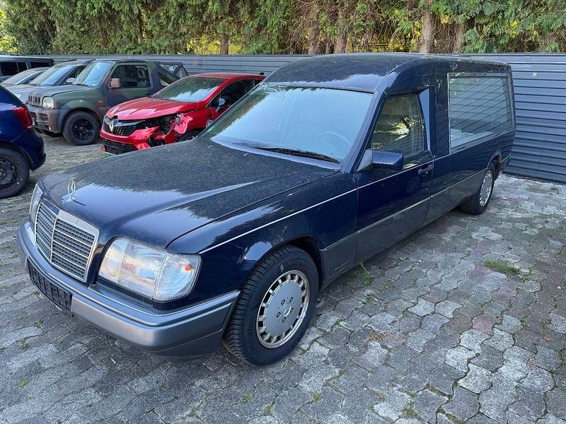 Gebraucht Mercedes E280 193 PS (141 kW) 1993 Blau