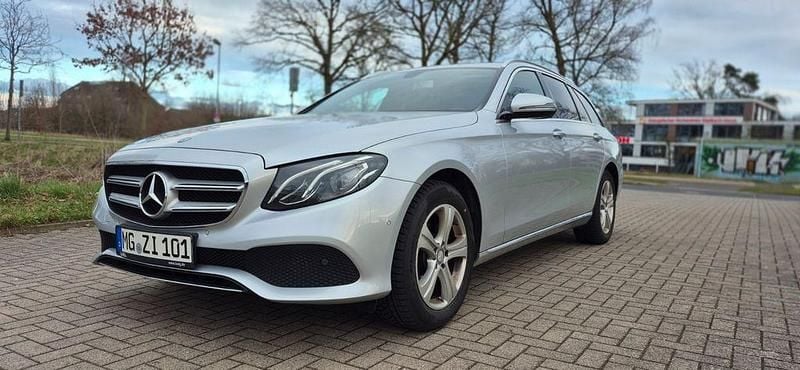 Gebraucht Mercedes E200 150 PS (110 kW) 2016 Silber Limousine