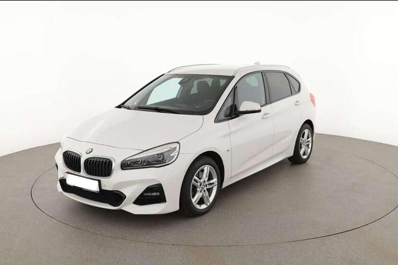 Alpinweiss iii Gebraucht 2018 BMW 220 Active Tourer M Sport Van / Kleinbus | 19.950 € (Fairer Preis) - Bild 1/4