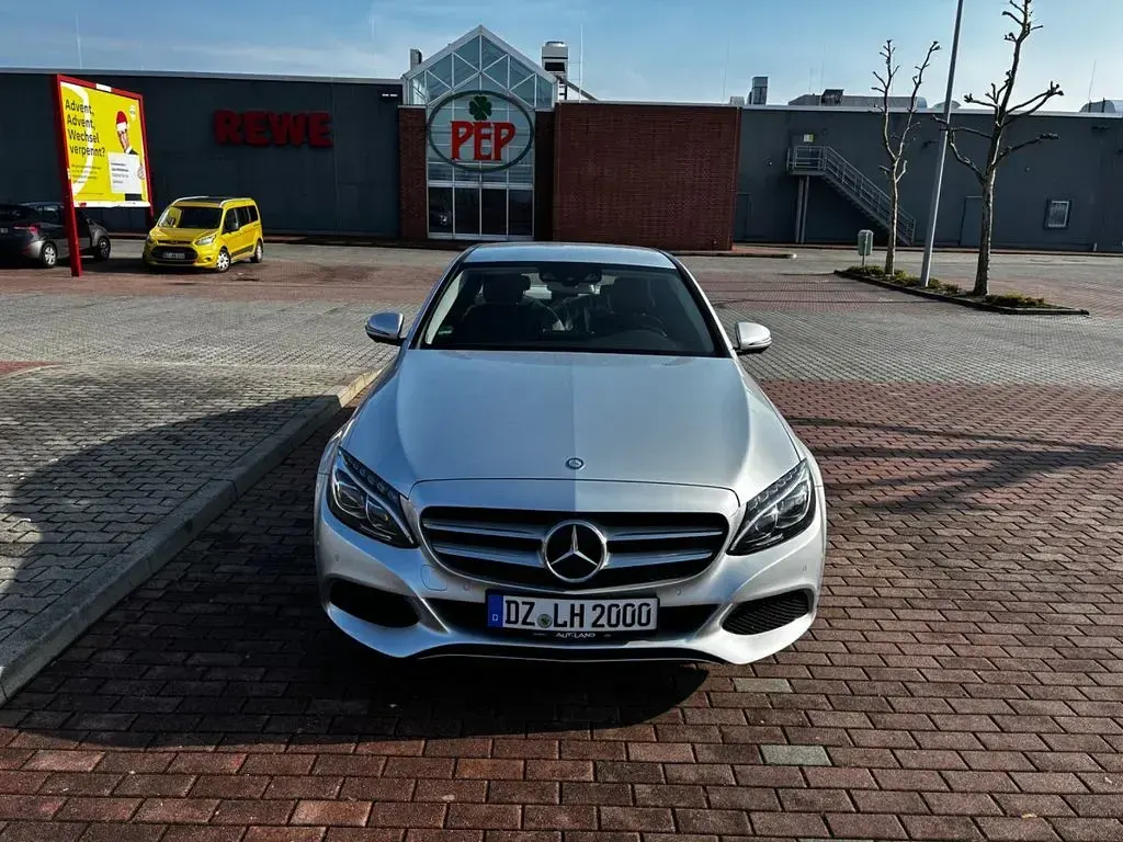 Gebraucht Mercedes C200 Avantgarde 184 PS (135 kW) 2016 Silber Limousine