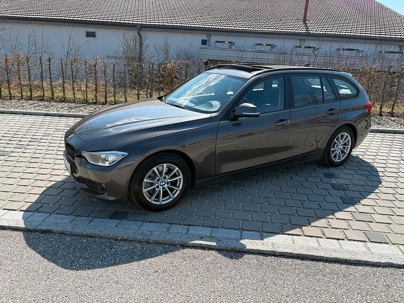 Gebraucht BMW 320 184 PS (135 kW) 2014 Braun Kombi