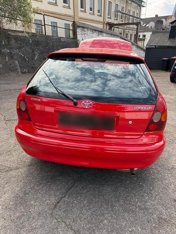 Gebraucht Toyota Corolla 110 PS (80 kW) 2000 Rot Kleinwagen