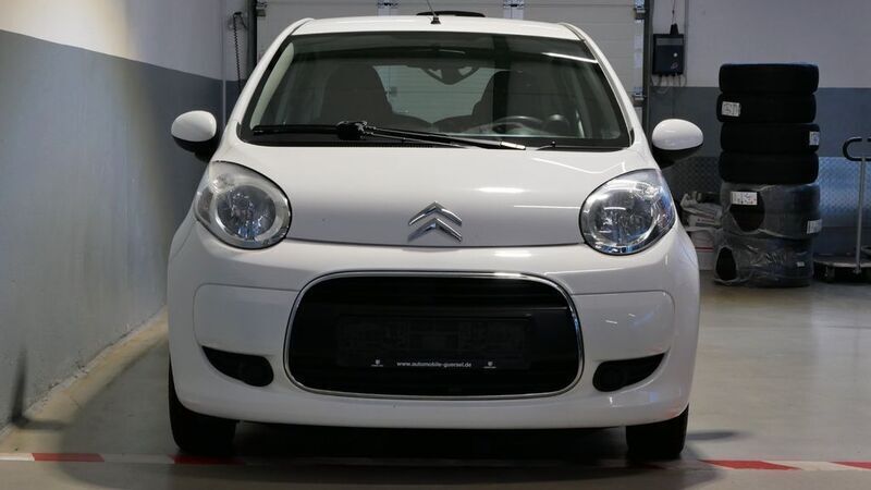 Gebraucht Citroën C1 SELECTION 68 PS (50 kW) 2012 Weiß Kleinwagen