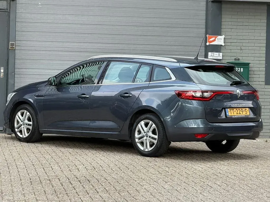 Gebraucht Renault Mégane GrandTour LIMITED 110 PS (80 kW) 2018 Grau Kombi