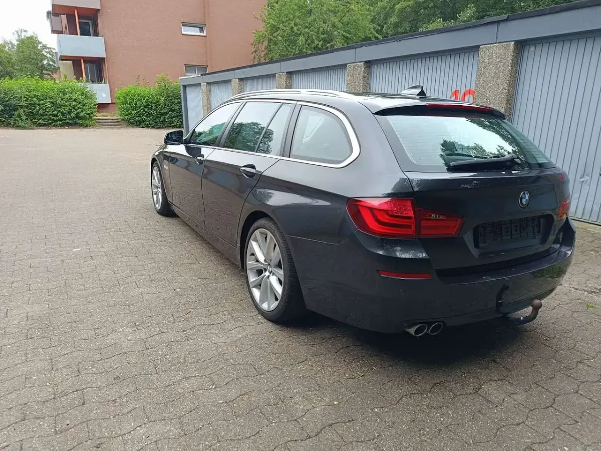 Gebraucht BMW 525 205 PS (150 kW) 2011 Grau Limousine
