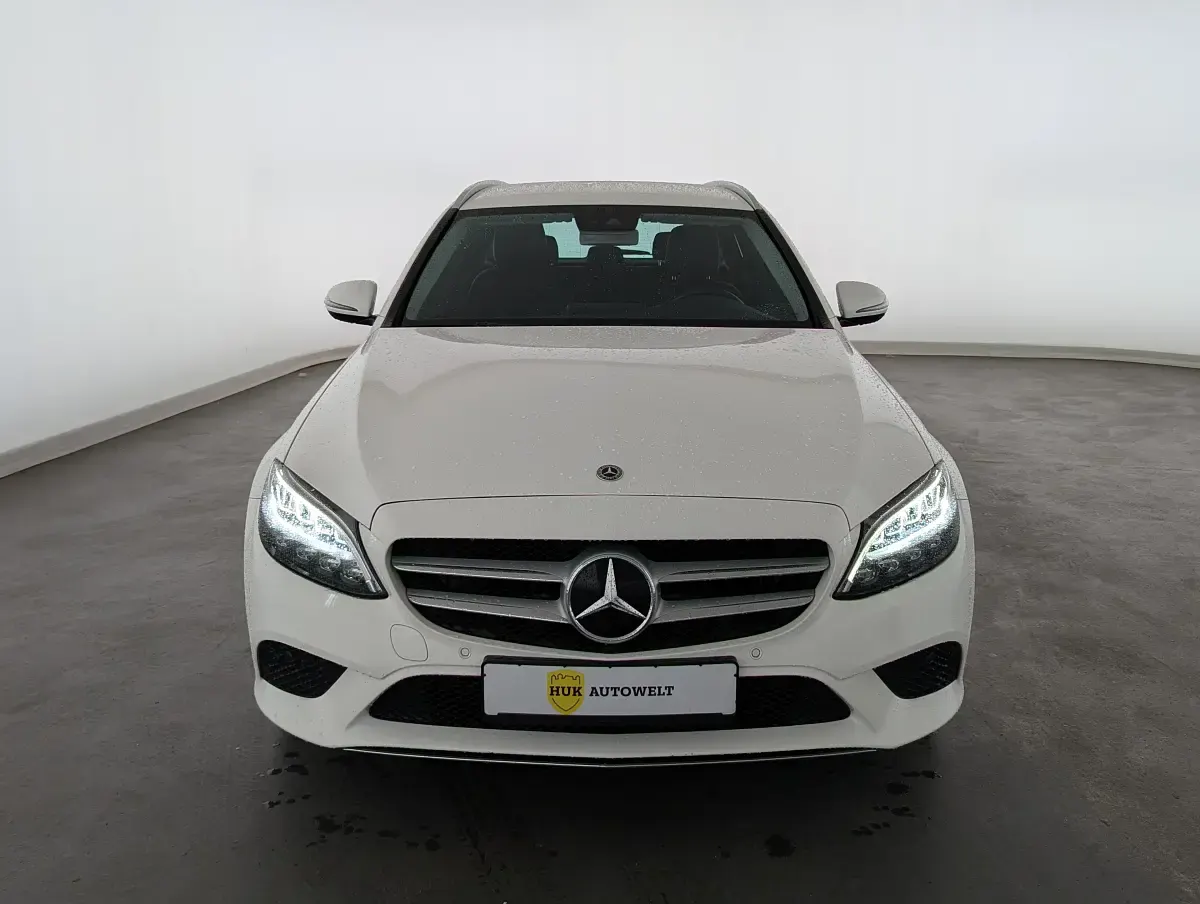 Gebraucht Mercedes C300 Avantgarde 258 PS (189 kW) 2019 Weiß Kombi