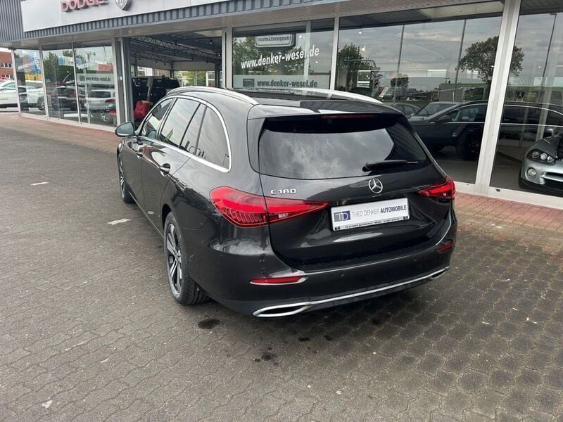 Gebraucht Mercedes C180 Avantgarde 170 PS (125 kW) 2024 Grey metallic Kombi